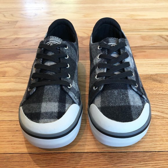 Keen Black and Gray Plaid Sneakers - Picture 5 of 8